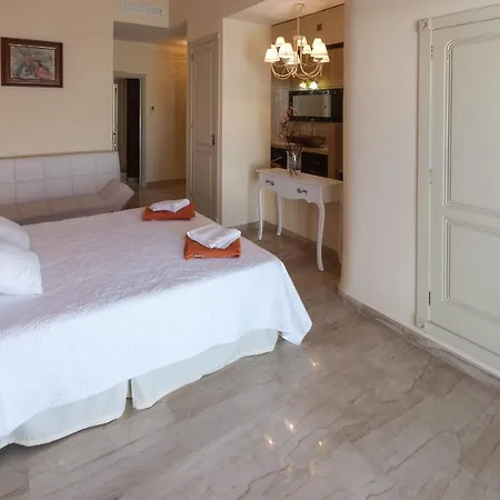 Deseo Apartment