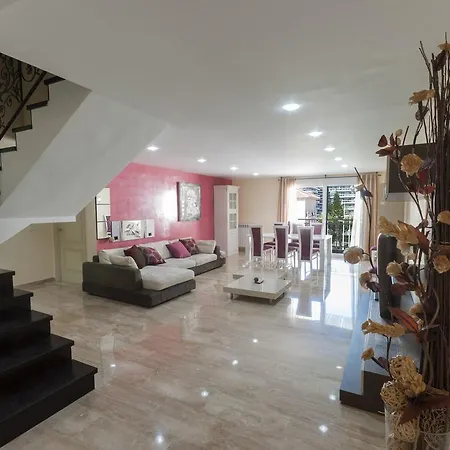 Deseo Apartment *